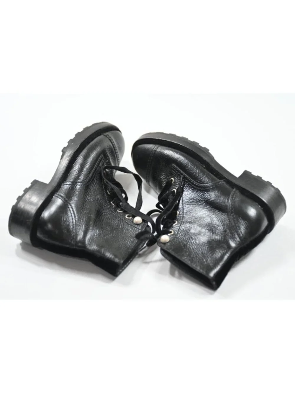 Chanel Shiny Calfskin Velvet Pearl Lace-Up Leather Boots in Black